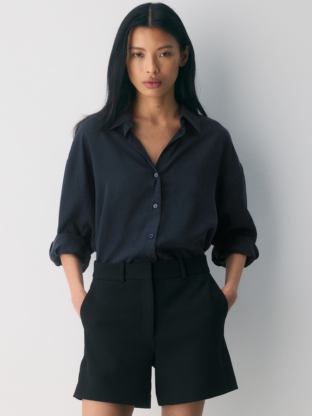 Babaton New Agency Mid-Thigh Short - Picture 5 of 11